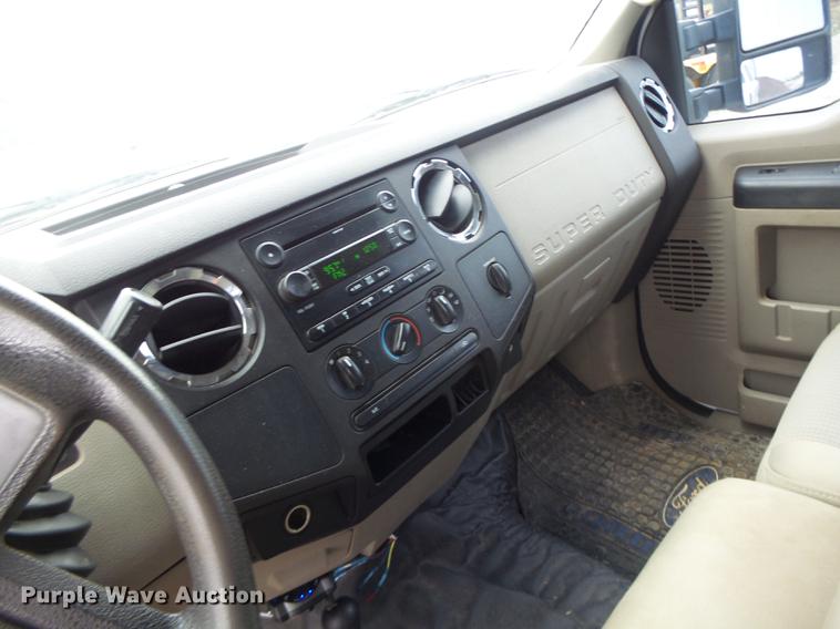 image for item DB9993 2008 Ford F350 Super Duty Crew Cab pickup truck