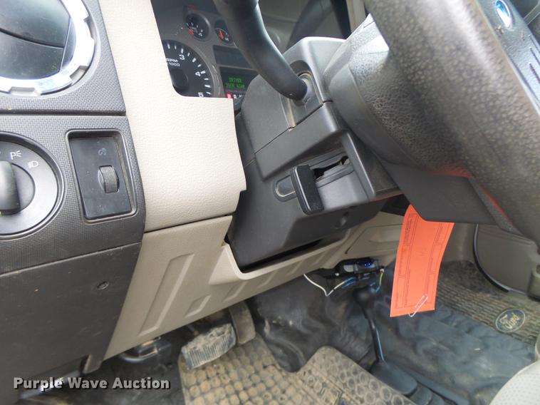 image for item DB9993 2008 Ford F350 Super Duty Crew Cab pickup truck