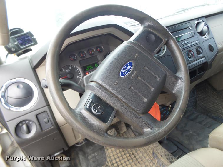 image for item DB9993 2008 Ford F350 Super Duty Crew Cab pickup truck