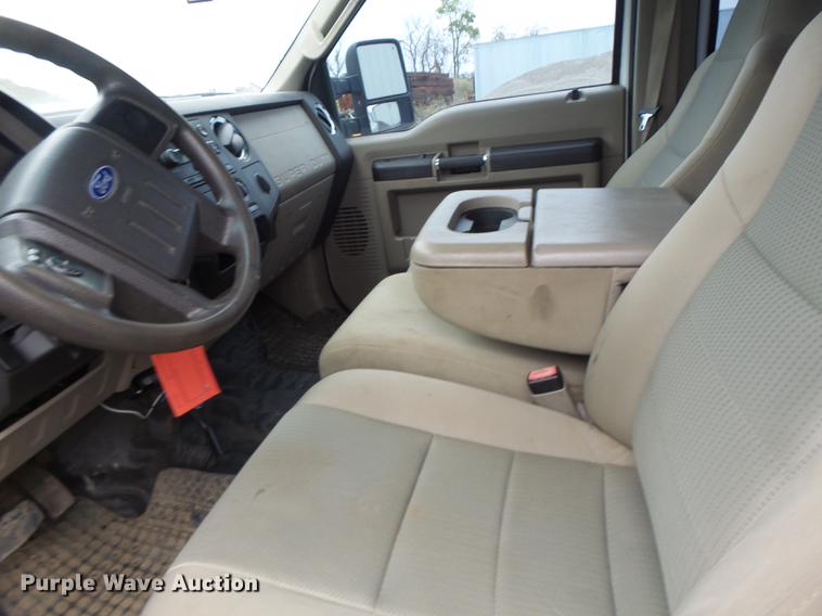 image for item DB9993 2008 Ford F350 Super Duty Crew Cab pickup truck