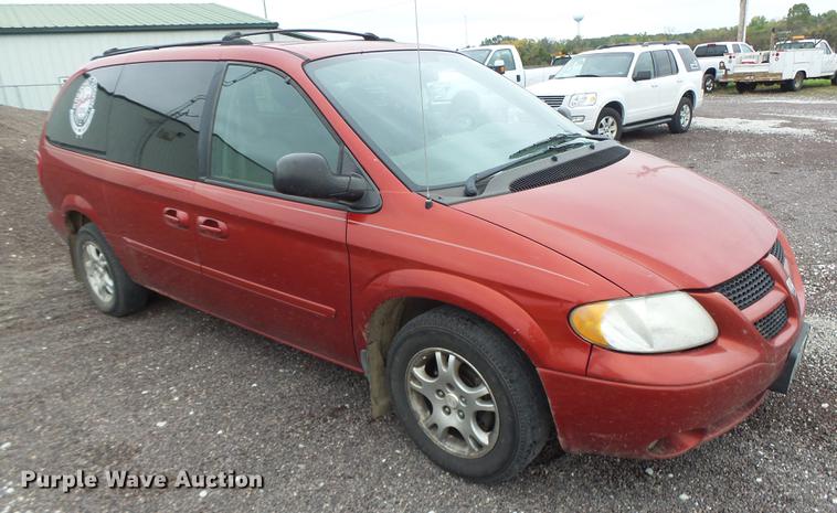 image for item DB9995 2004 Dodge Grand Caravan van