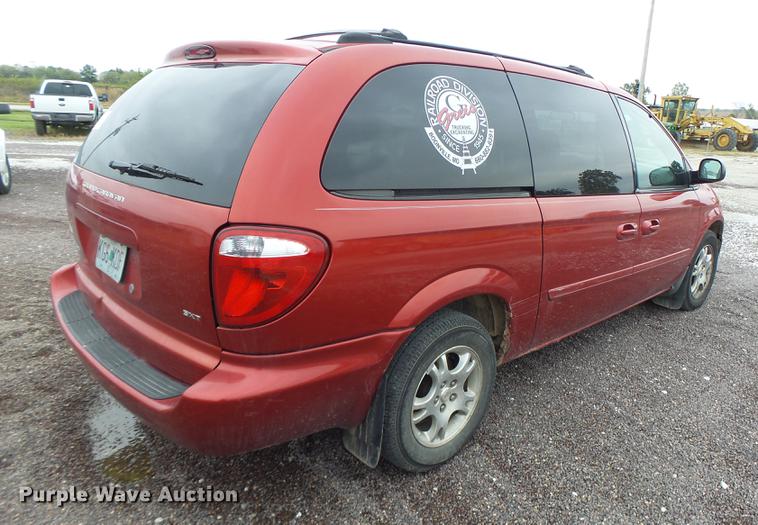 image for item DB9995 2004 Dodge Grand Caravan van