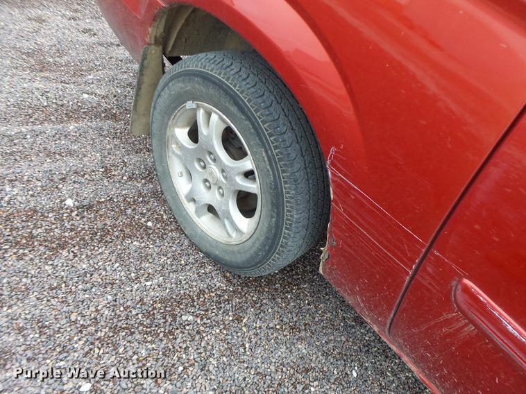 image for item DB9995 2004 Dodge Grand Caravan van