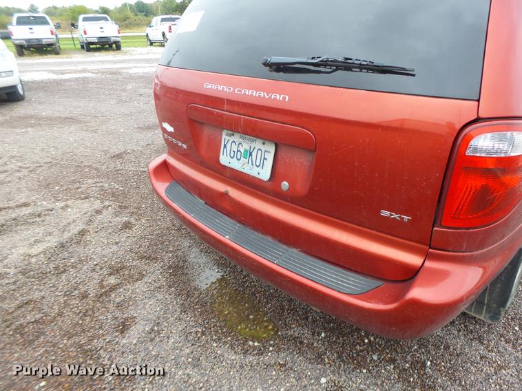 image for item DB9995 2004 Dodge Grand Caravan van