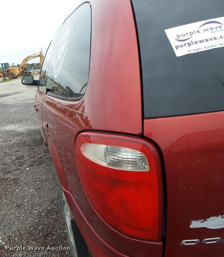 image for item DB9995 2004 Dodge Grand Caravan van