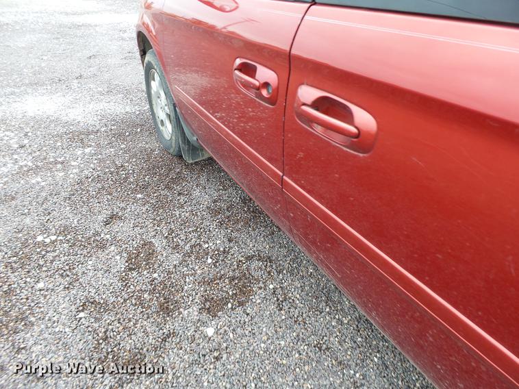 image for item DB9995 2004 Dodge Grand Caravan van