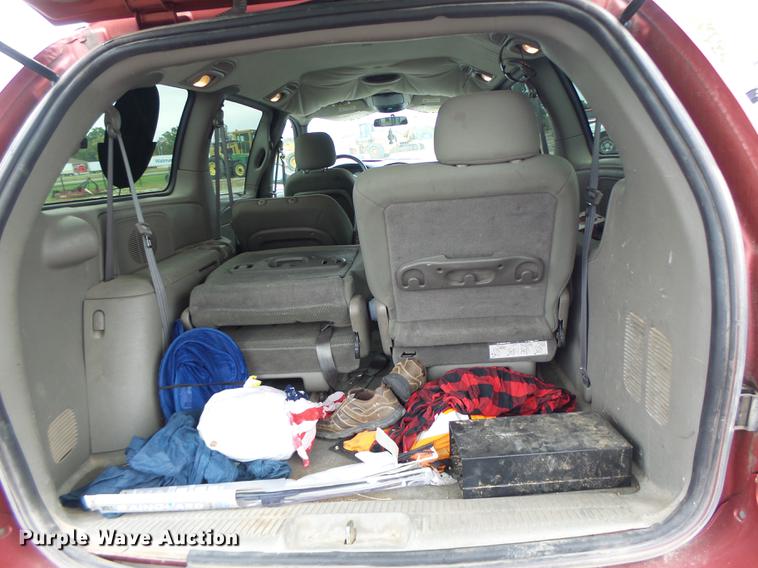 image for item DB9995 2004 Dodge Grand Caravan van