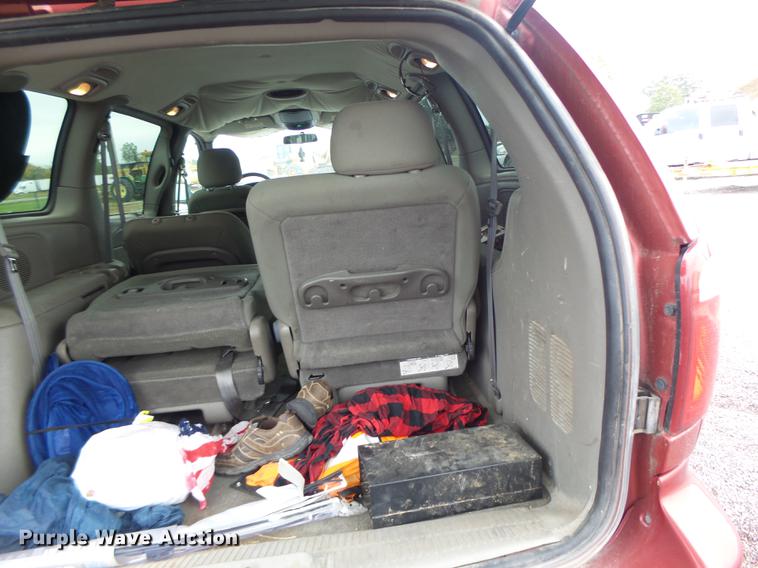 image for item DB9995 2004 Dodge Grand Caravan van