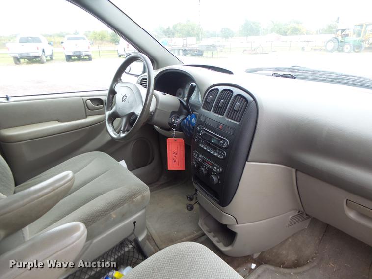 image for item DB9995 2004 Dodge Grand Caravan van