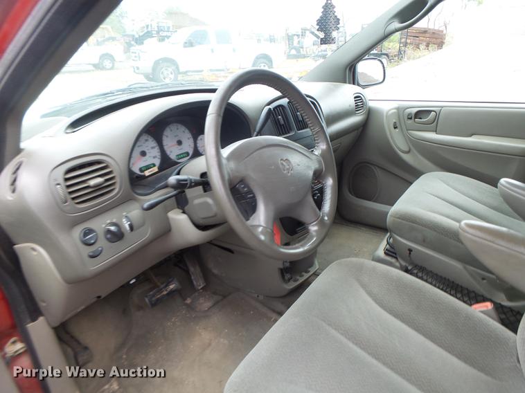 image for item DB9995 2004 Dodge Grand Caravan van