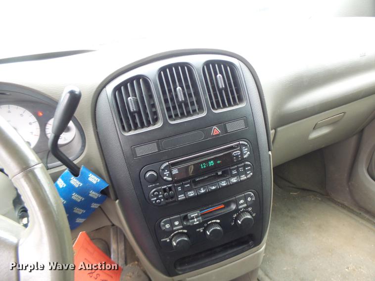 image for item DB9995 2004 Dodge Grand Caravan van