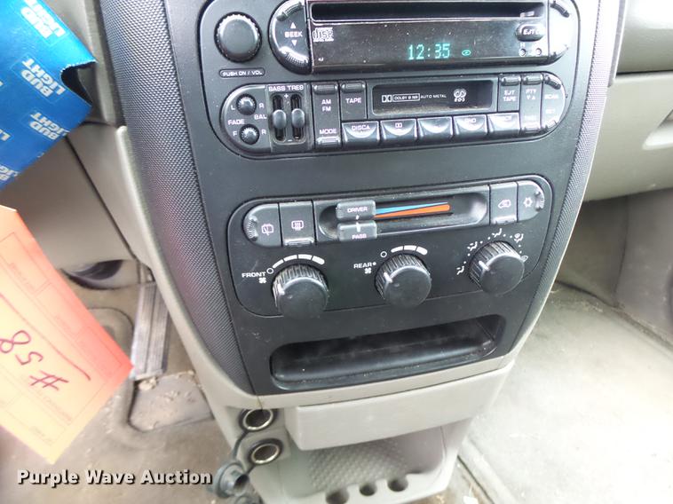 image for item DB9995 2004 Dodge Grand Caravan van