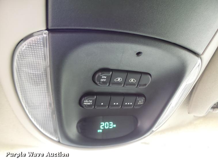 image for item DB9995 2004 Dodge Grand Caravan van