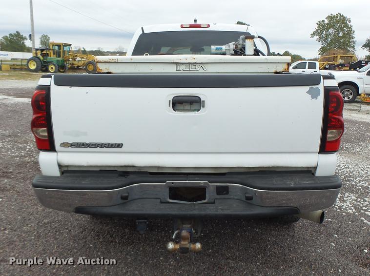 image for item DB9996 2006 Chevrolet Silverado 2500HD Crew Cab pickup truck