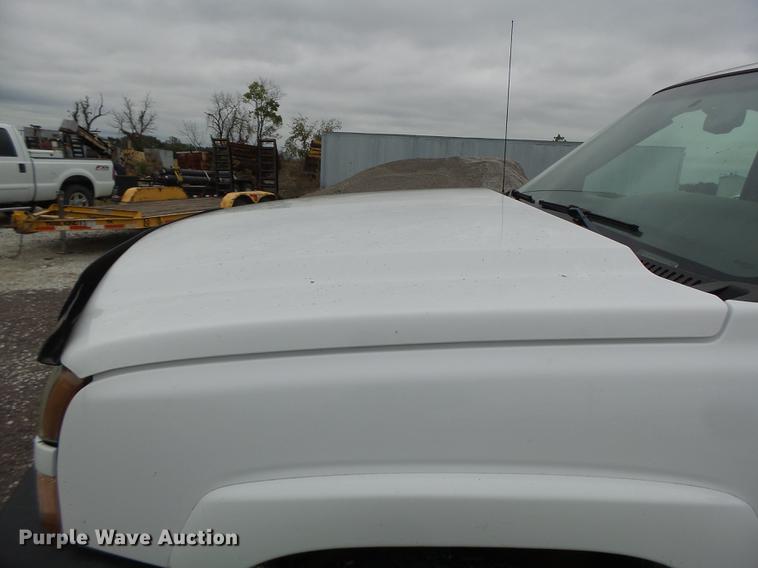 image for item DB9996 2006 Chevrolet Silverado 2500HD Crew Cab pickup truck