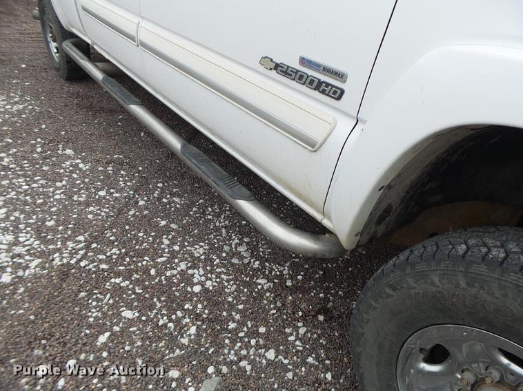 image for item DB9996 2006 Chevrolet Silverado 2500HD Crew Cab pickup truck