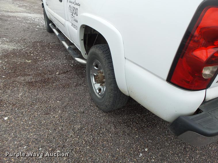 image for item DB9996 2006 Chevrolet Silverado 2500HD Crew Cab pickup truck