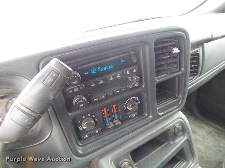 image for item DB9996 2006 Chevrolet Silverado 2500HD Crew Cab pickup truck