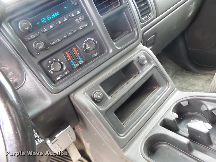 image for item DB9996 2006 Chevrolet Silverado 2500HD Crew Cab pickup truck