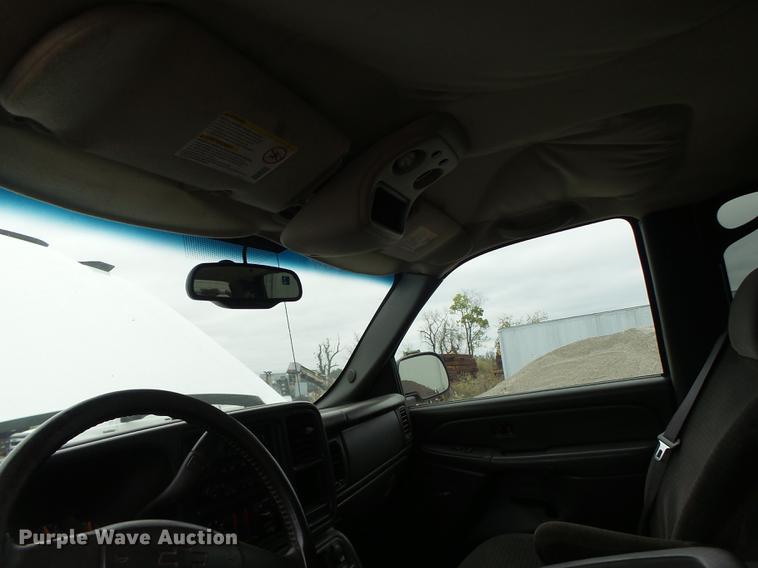 image for item DB9996 2006 Chevrolet Silverado 2500HD Crew Cab pickup truck