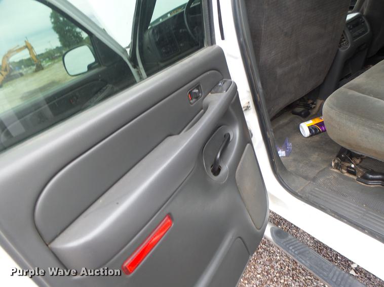 image for item DB9996 2006 Chevrolet Silverado 2500HD Crew Cab pickup truck