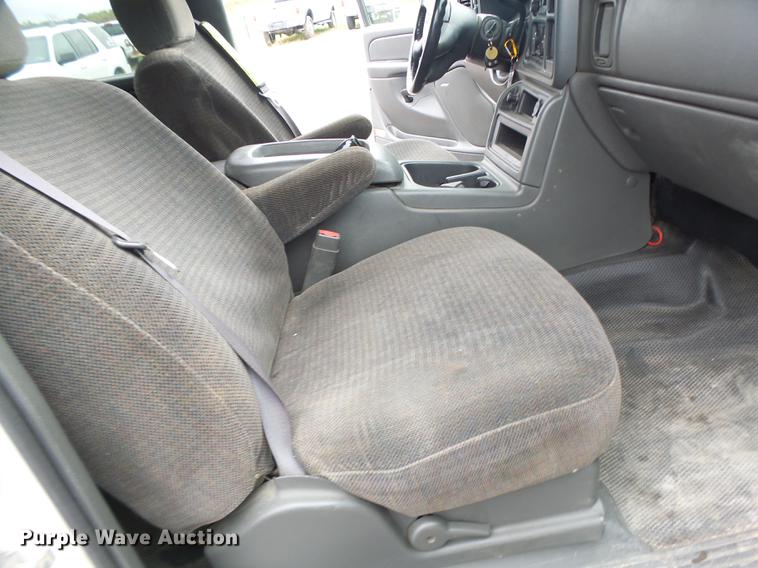 image for item DB9996 2006 Chevrolet Silverado 2500HD Crew Cab pickup truck