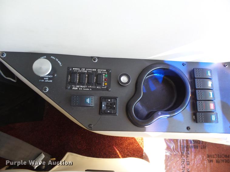 image for item DC3795 1999 Monaco Monocoque RV