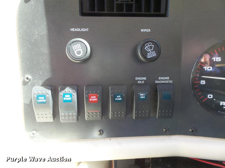 image for item DC3795 1999 Monaco Monocoque RV