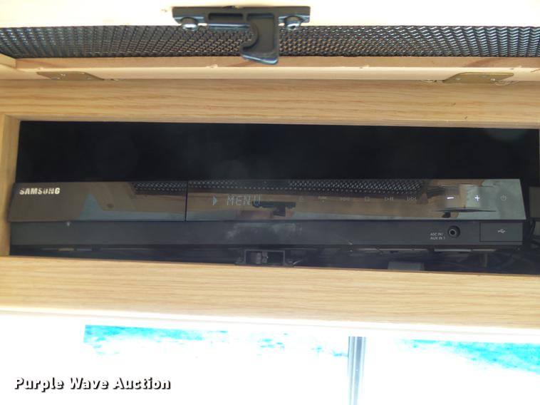 image for item DC3795 1999 Monaco Monocoque RV