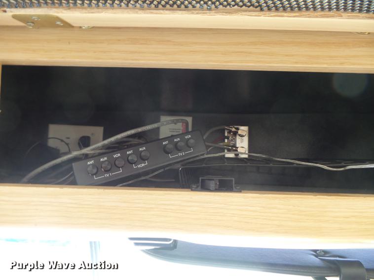 image for item DC3795 1999 Monaco Monocoque RV