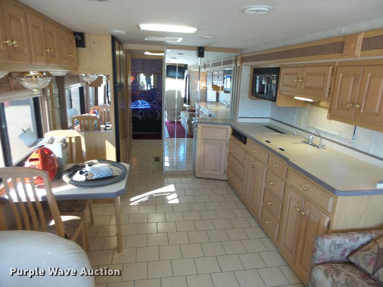 image for item DC3795 1999 Monaco Monocoque RV