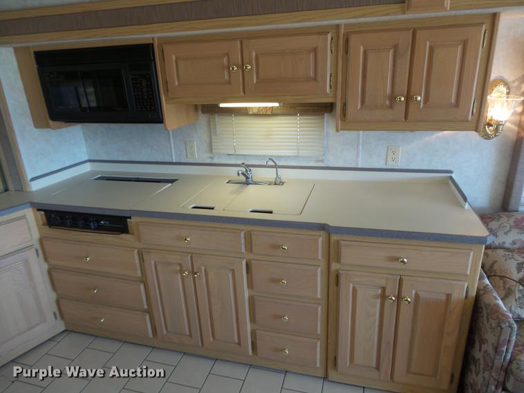 image for item DC3795 1999 Monaco Monocoque RV