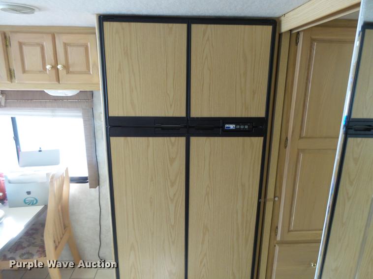 image for item DC3795 1999 Monaco Monocoque RV