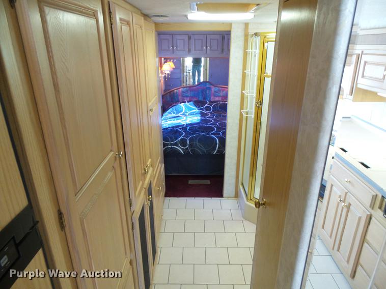 image for item DC3795 1999 Monaco Monocoque RV