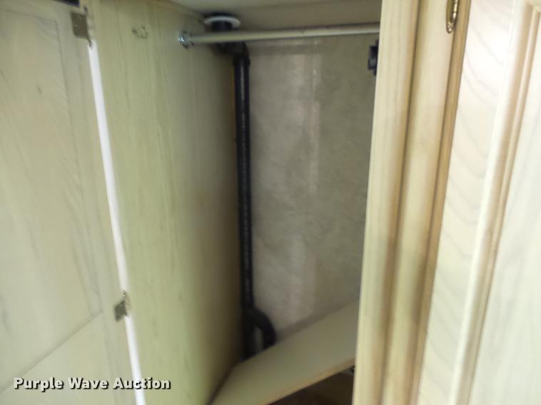 image for item DC3795 1999 Monaco Monocoque RV