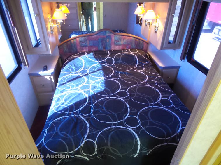 image for item DC3795 1999 Monaco Monocoque RV