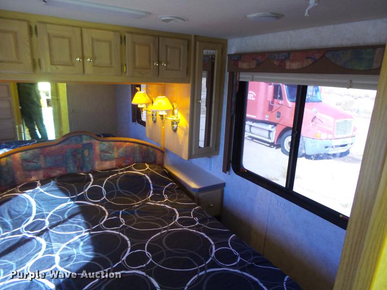 image for item DC3795 1999 Monaco Monocoque RV