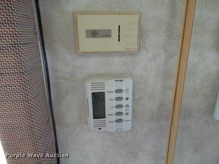 image for item DC3795 1999 Monaco Monocoque RV