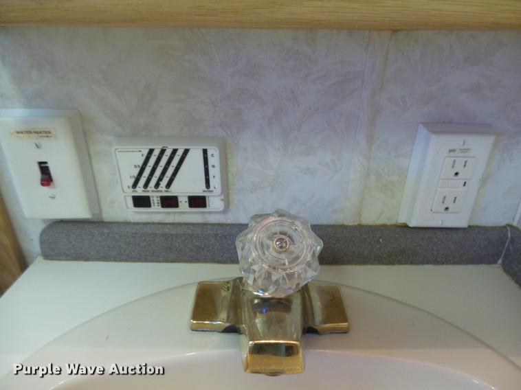 image for item DC3795 1999 Monaco Monocoque RV