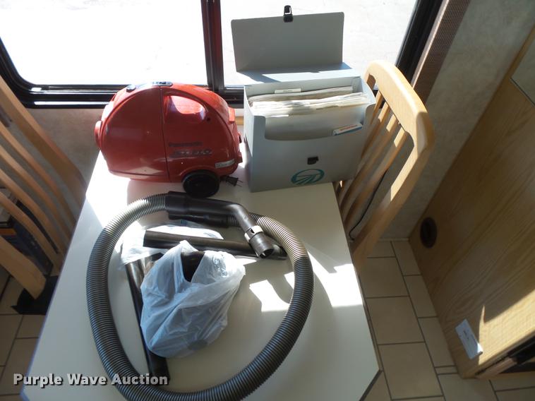 image for item DC3795 1999 Monaco Monocoque RV