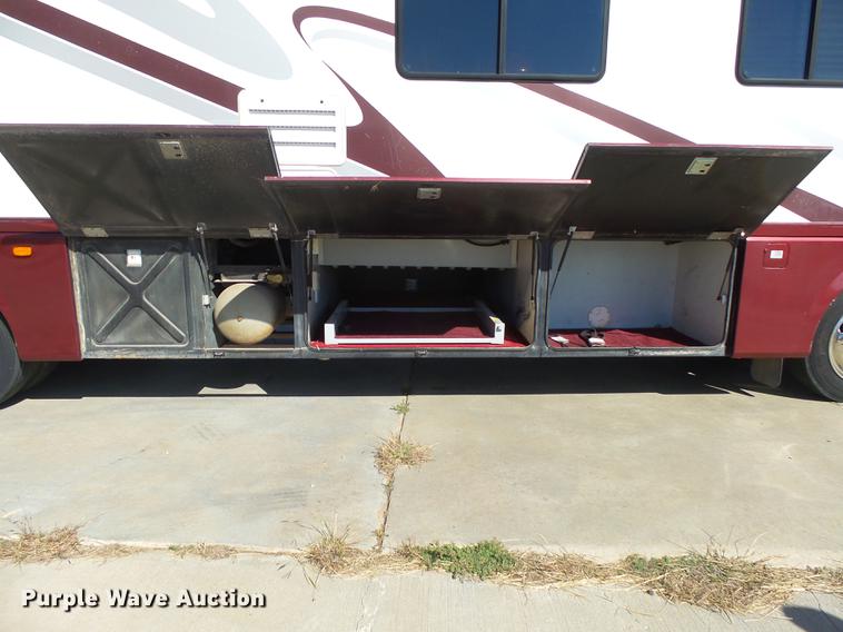 image for item DC3795 1999 Monaco Monocoque RV