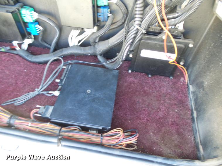 image for item DC3795 1999 Monaco Monocoque RV