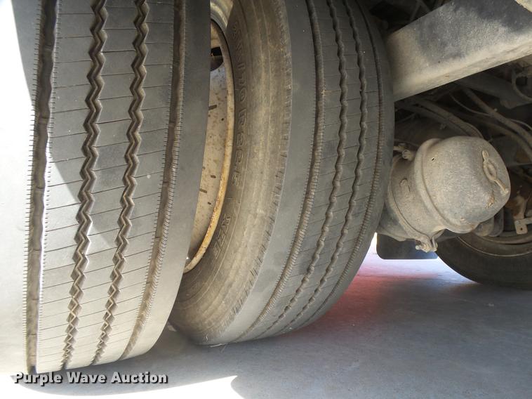 image for item DC3795 1999 Monaco Monocoque RV