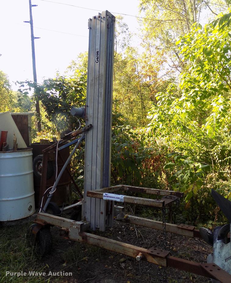 image for item DC4790 Genie material lift