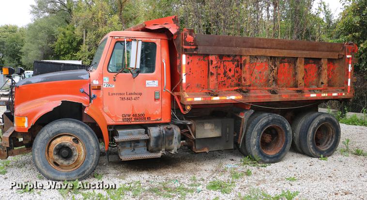 image for item DD0031 1991 International 4900 dump truck