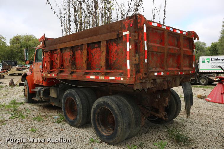 image for item DD0031 1991 International 4900 dump truck