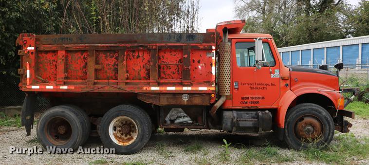 image for item DD0031 1991 International 4900 dump truck