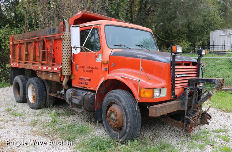 image for item DD0031 1991 International 4900 dump truck