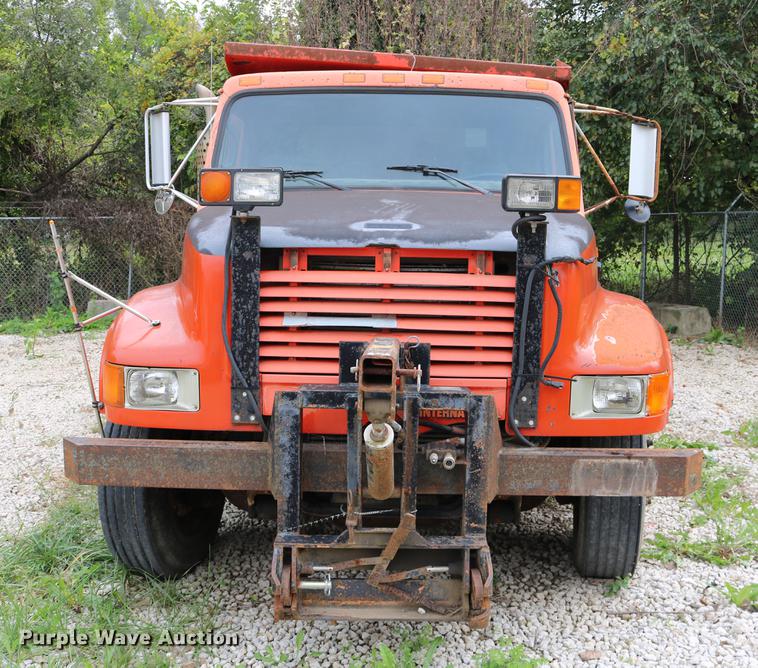 image for item DD0031 1991 International 4900 dump truck