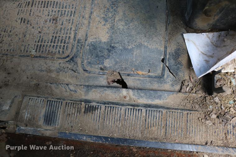 image for item DD0031 1991 International 4900 dump truck